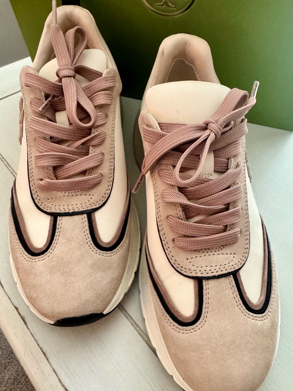 Like New! Tory Burch Trainer/ Size 8.5